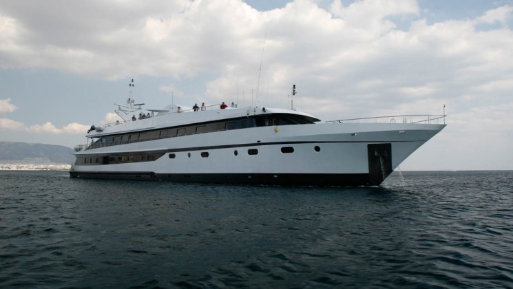 yacht